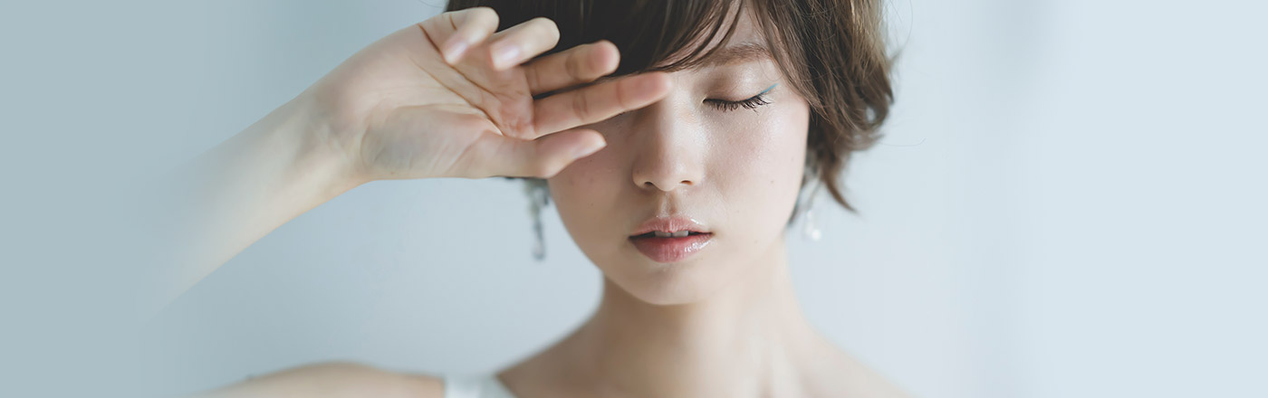 黒い角栓が埋まってるのはなぜ？押しても出ない原因と女性向け対処法